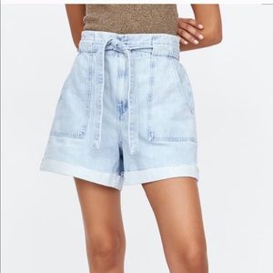 ZARA • light wash paper bag Jean shorts